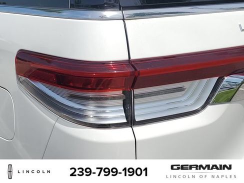 Certified 2024 Lincoln Navigator Premiere AWD/4WD image 15