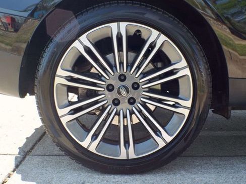 Used 2024 Land Rover Range Rover Sport SE image 54