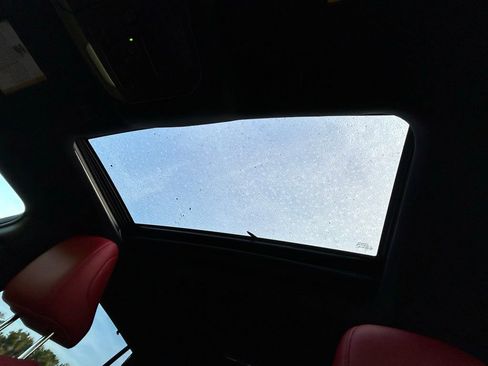 Used 2023 Toyota Highlander XSE image 32