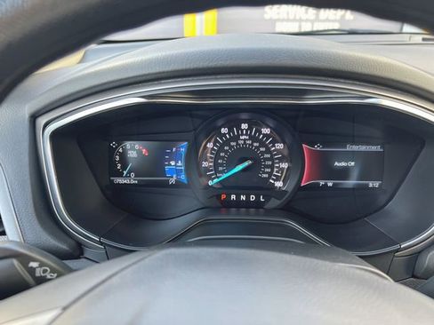 Used 2020 Ford Fusion SE image 24