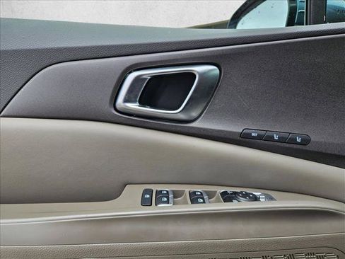 Used 2025 Kia Carnival SX FWD image 23