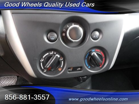 Used 2015 Nissan Versa SV image 19