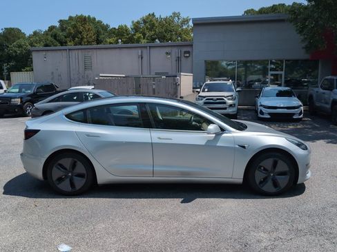Used 2018 Tesla Model 3 Long Range RWD image 4