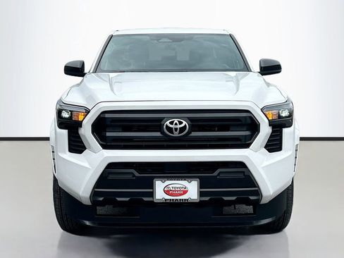 Used 2025 Toyota Tacoma SR image 2