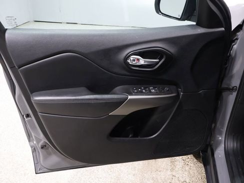 Used 2021 Jeep Cherokee Latitude Lux image 11