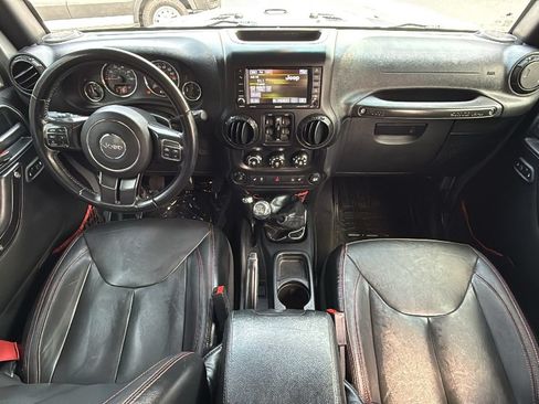 Used 2017 Jeep Wrangler Unlimited Rubicon AWD/4WD image 19