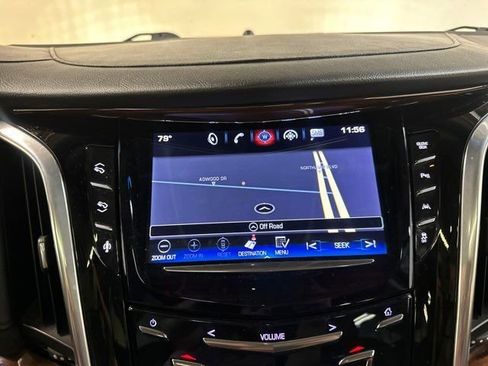 Used 2016 Cadillac Escalade Luxury image 26