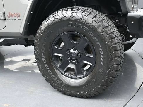 Used 2023 Jeep Gladiator Mojave w/ LED Lighting Group AWD/4WD image 35