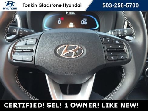 Certified 2025 Hyundai Venue SEL image 15