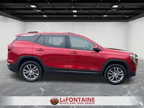 Used 2023 GMC Terrain SLT w/ Tech Package AWD/4WD image 9