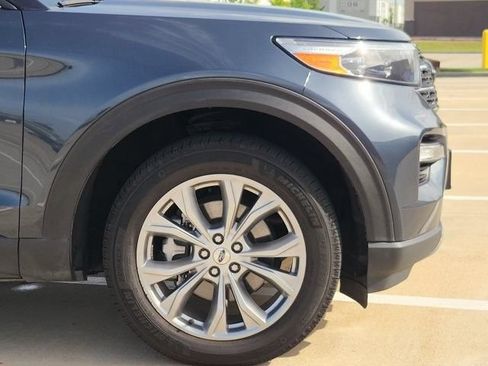 Used 2024 Ford Explorer XLT w/ Equipment Group 202A RWD image 8