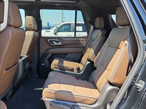 Used 2022 Chevrolet Tahoe High Country AWD/4WD image 32