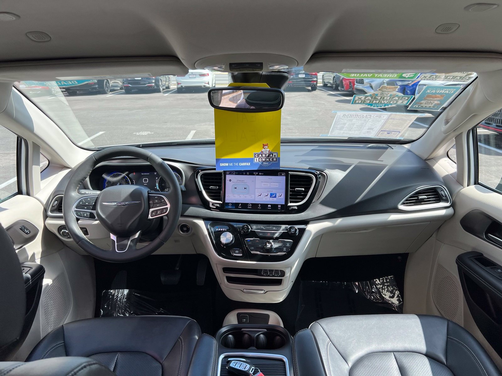 Used 2024 Chrysler Pacifica Touring-L FWD image 47