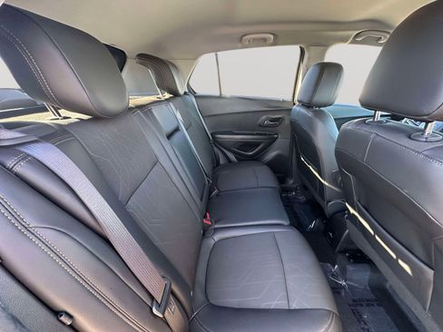 Certified 2022 Chevrolet Trax LT w/ LT Convenience Package image 31