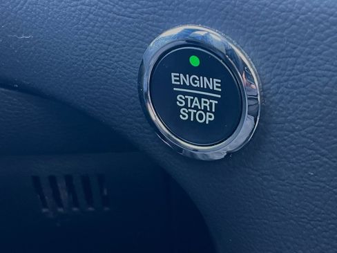 Used 2023 Ford Edge ST-Line w/ Class II Trailer Tow Package image 25