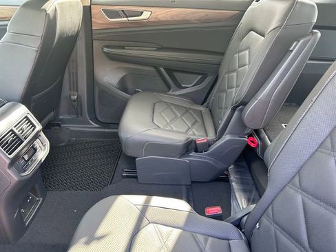 New 2026 Volkswagen Atlas SE FWD image 21