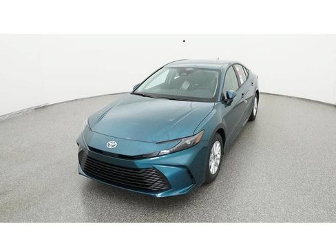 Used 2025 Toyota Camry LE FWD image 22