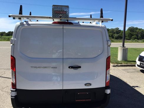 Used 2019 Ford Transit 250 130 Low Roof RWD image 7