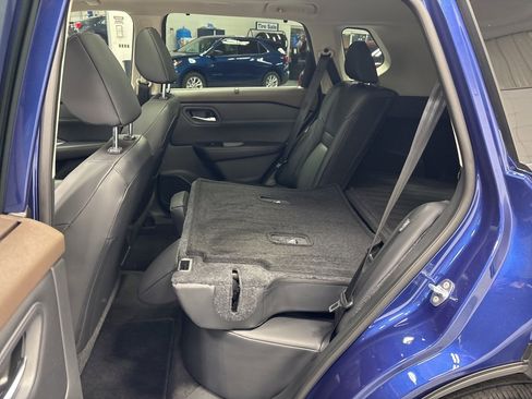 Used 2023 Nissan Rogue SV w/ SV Premium Package image 29