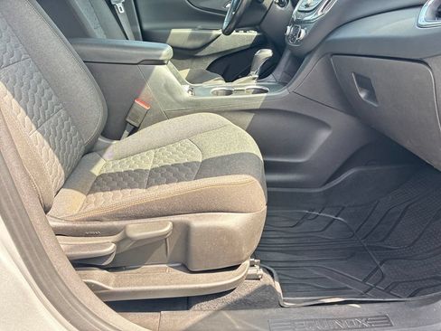 Used 2021 Chevrolet Equinox LT AWD/4WD image 31