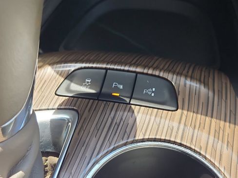 Used 2020 Chevrolet Malibu Premier FWD image 18