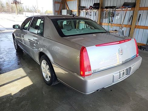 Used 2006 Cadillac DTS Luxury I image 2
