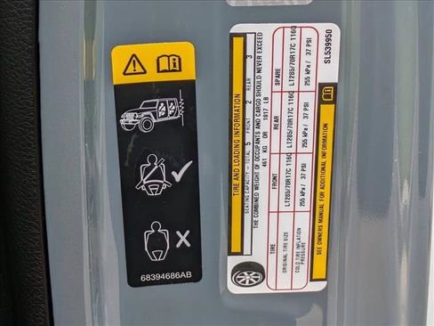 New 2025 Jeep Gladiator Mojave w/ Convenience Group image 19