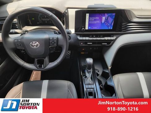 Used 2025 Toyota Camry SE w/ Convenience Package AWD/4WD image 26