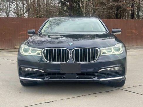 Used 2016 BMW 750i xDrive AWD/4WD image 2