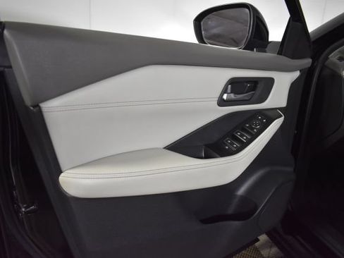 Certified 2025 Nissan Rogue SL AWD/4WD image 7