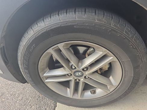 Used 2018 Hyundai Santa Fe Sport image 11