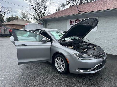 Used 2016 Chrysler 200 Limited Platinum w/ Comfort & Convenience Group image 9