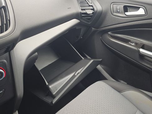 Used 2019 Ford Escape SE image 29