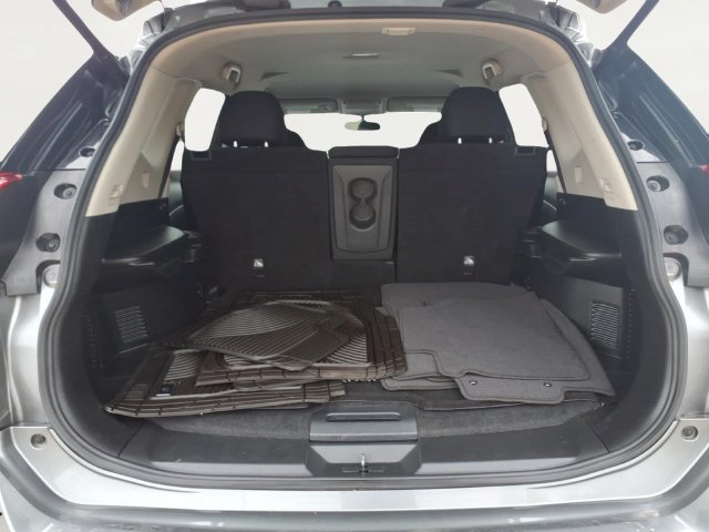 Used 2018 Nissan Rogue SV FWD image 21