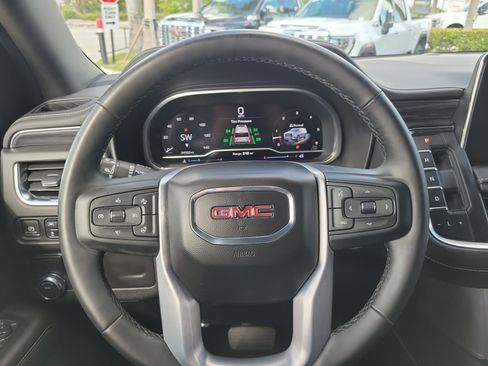 Used 2023 GMC Yukon SLT w/ SLT Luxury Package RWD image 20