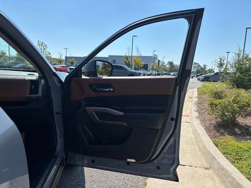Used 2022 Nissan Pathfinder Platinum w/ Cargo Package AWD/4WD image 62