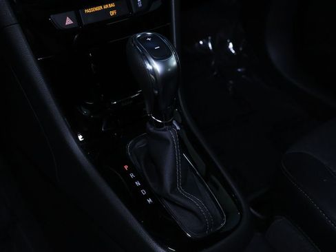 Used 2022 Buick Encore Preferred w/ Safety Package image 32