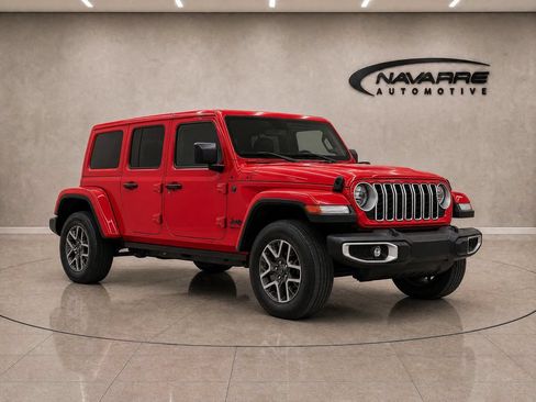 Used 2025 Jeep Wrangler Unlimited Sahara AWD/4WD image 9