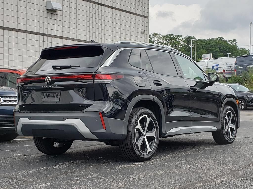 New 2026 Volkswagen Tiguan SE AWD/4WD image 3