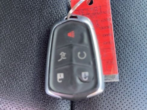 Used 2020 Cadillac XT6 Premium Luxury image 31