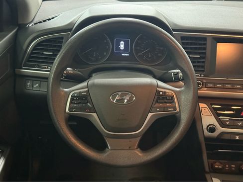 Used 2018 Hyundai Elantra SEL FWD image 16