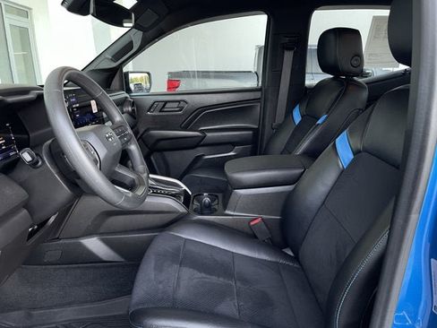 Used 2023 Chevrolet Colorado Trail Boss w/ Technology Package AWD/4WD image 13