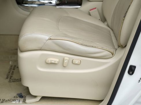 Used 2012 INFINITI QX56 4WD w/ Deluxe Touring Pkg image 21
