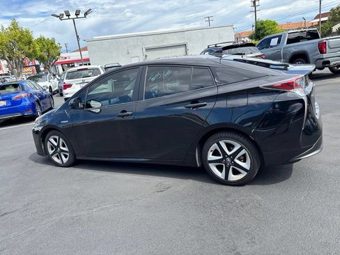 Used 2016 Toyota Prius Three Touring FWD image 7