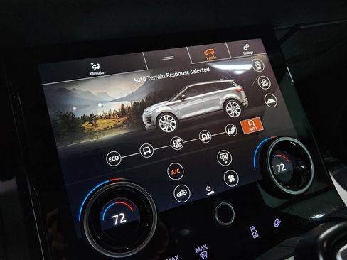 Used 2020 Land Rover Range Rover Evoque SE image 32