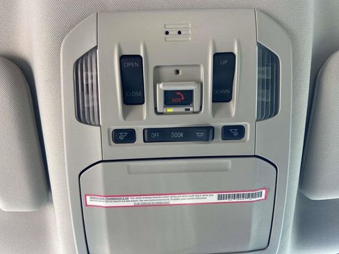 Used 2023 Toyota Highlander XLE FWD image 24