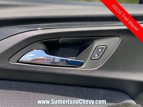 Used 2022 Chevrolet TrailBlazer LT w/ Convenience Package FWD image 13