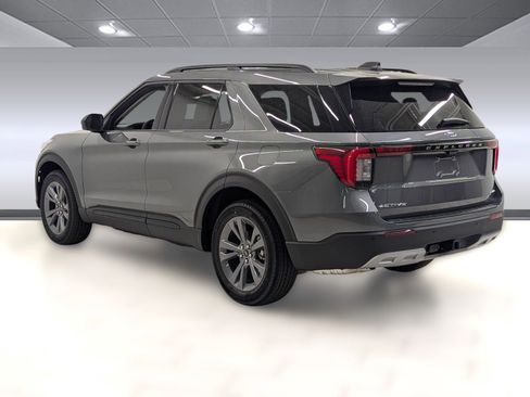 New 2026 Ford Explorer Active w/ Active Comfort Package image 2