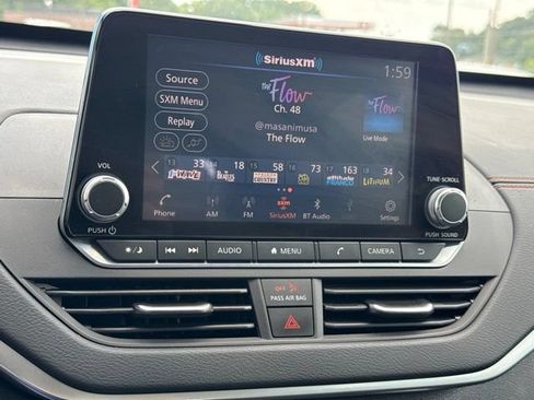 Used 2021 Nissan Altima 2.5 SR FWD image 12