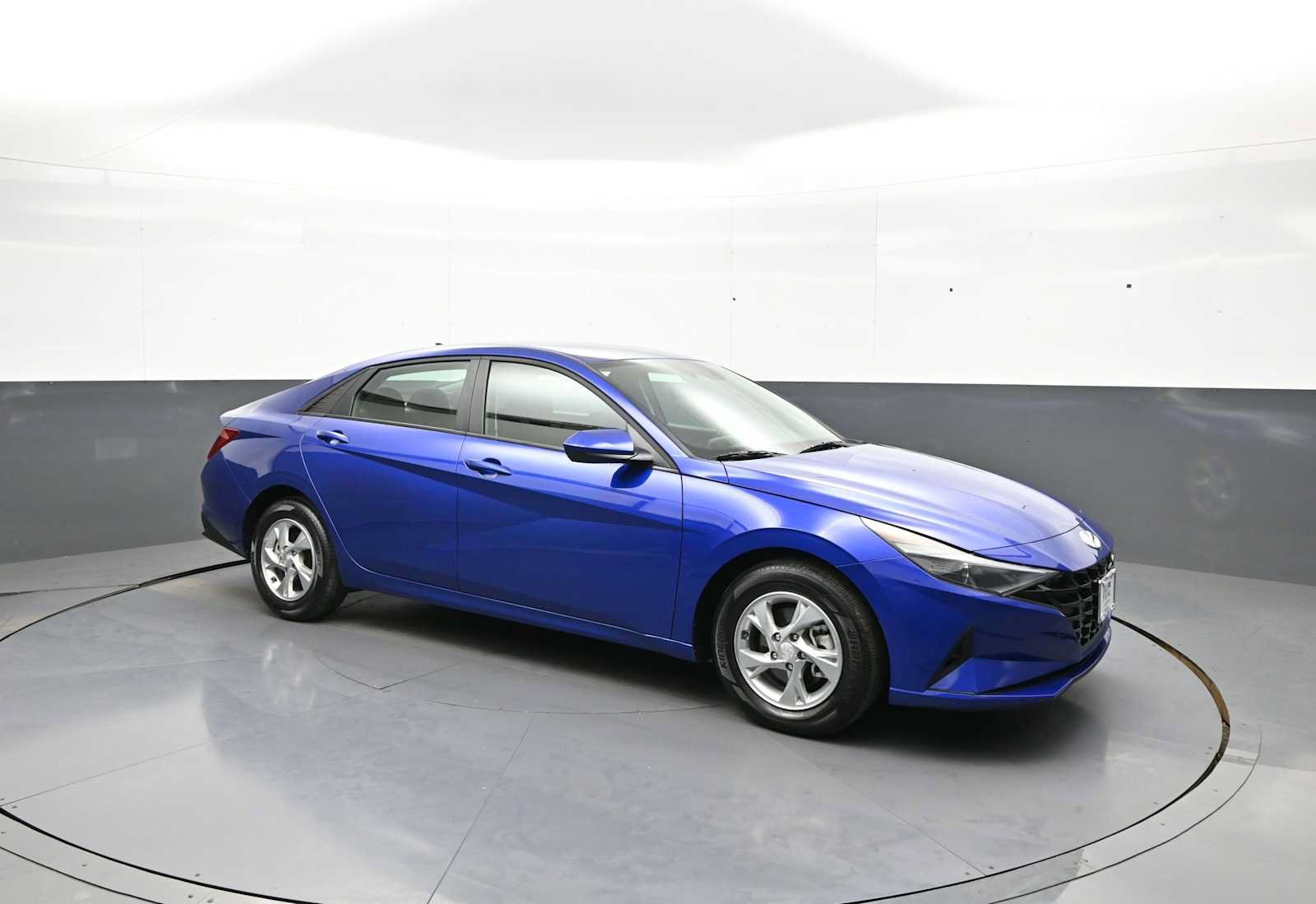 Certified 2023 Hyundai Elantra SE FWD image 3